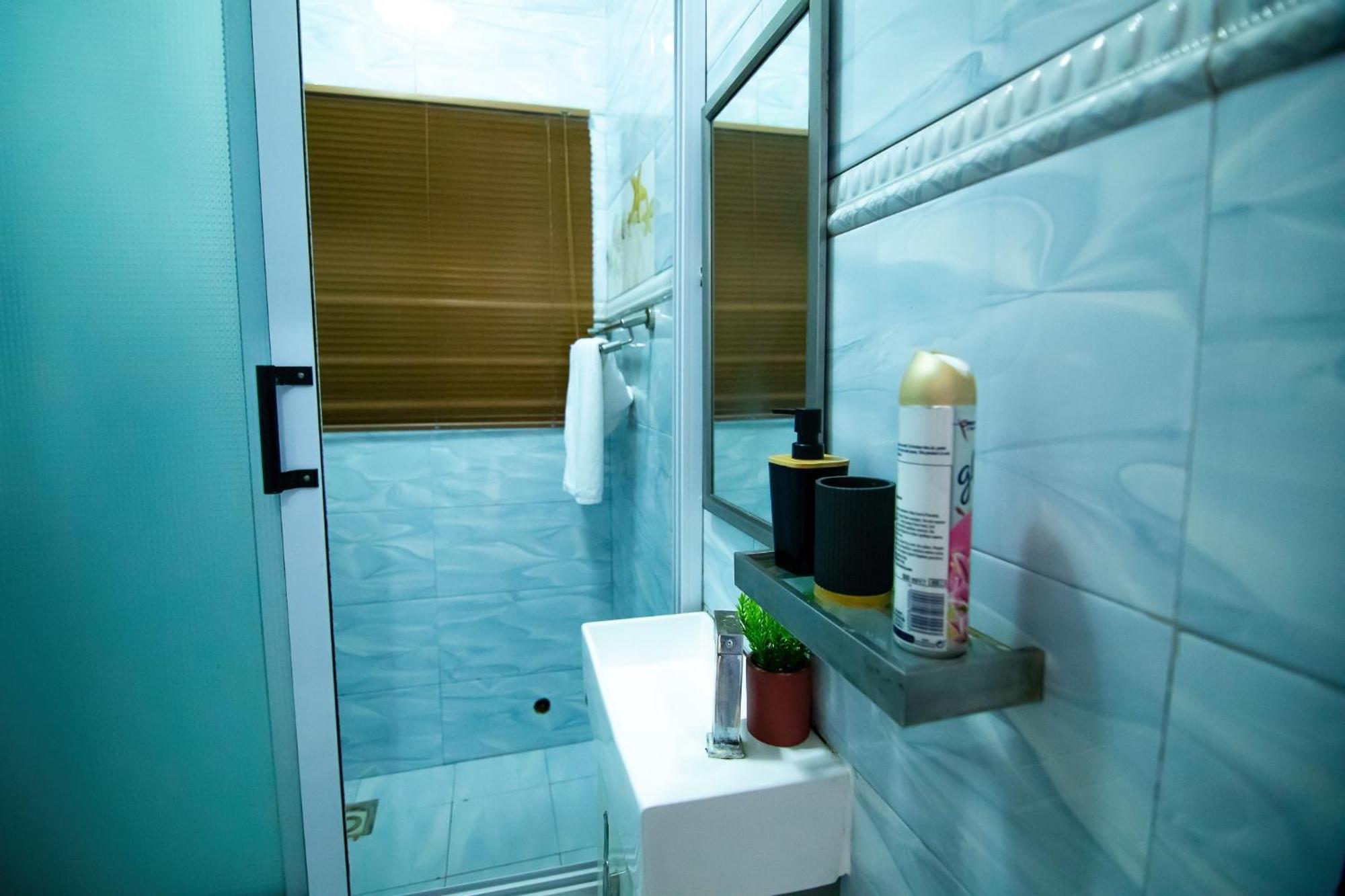 אקרה Stylish East Legon Apartment - Ac, Wi-Fi, Netflix מראה חיצוני תמונה